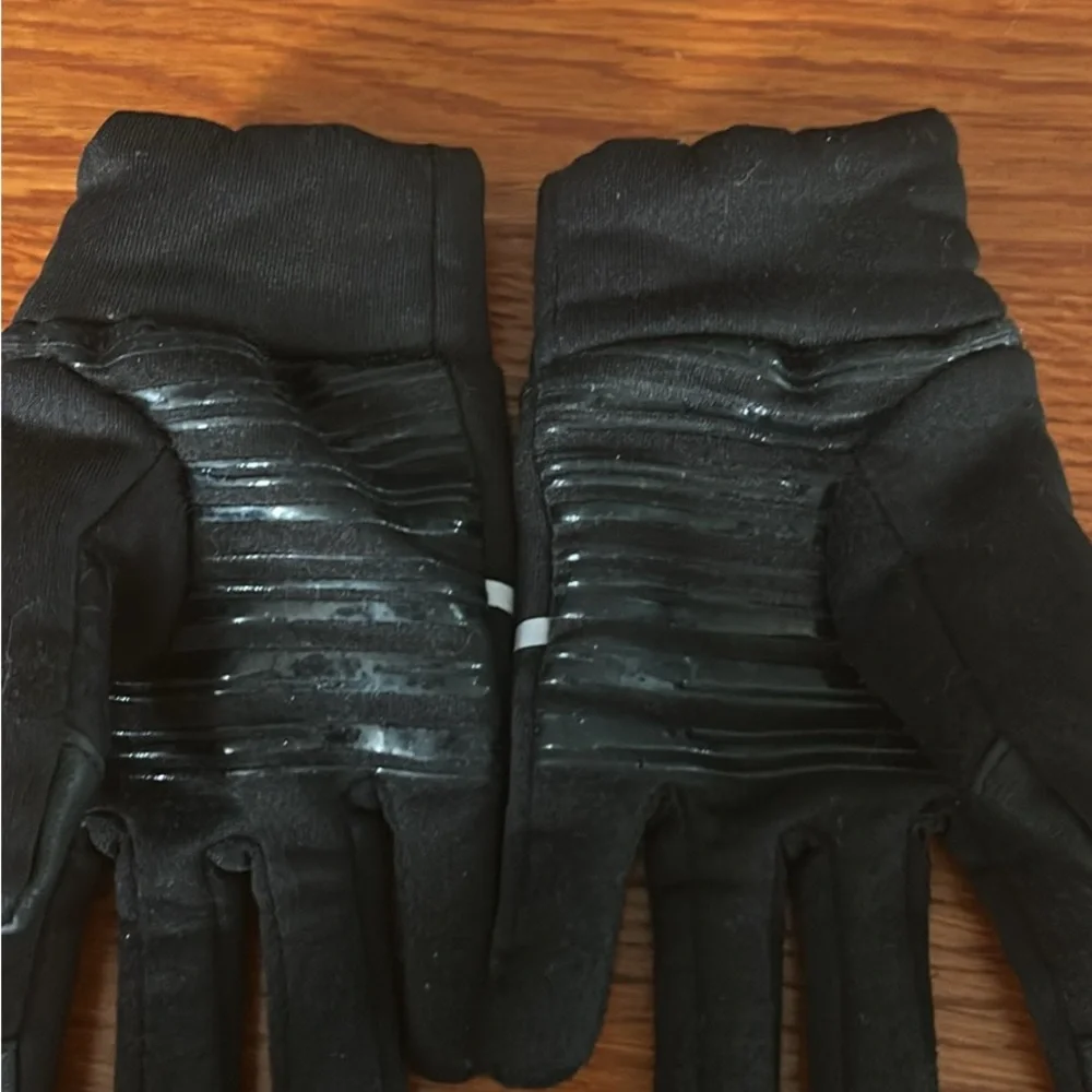 Swiss Tech Cozy Black Winter Gloves